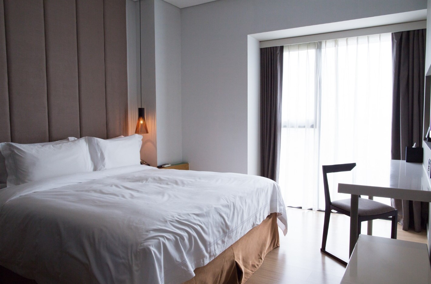 stylish-hotel-lounge